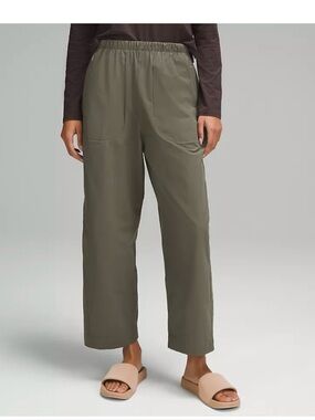lululemon lightweight mid rise barrel-leg cropped pant